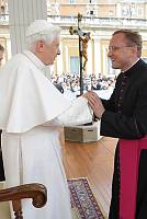 <br>Udienza Generale del 14 Aprile 2010<br><br> - (Copyright L'OSSERVATORE ROMANO - Servizio Fotografico - photo@ossrom.va)