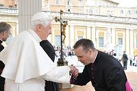 <br>Udienza Generale del 14 Aprile 2010<br><br> - (Copyright L'OSSERVATORE ROMANO - Servizio Fotografico - photo@ossrom.va)