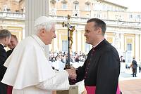<br>Udienza Generale del 14 Aprile 2010<br><br> - (Copyright L'OSSERVATORE ROMANO - Servizio Fotografico - photo@ossrom.va)