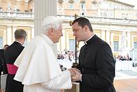 <br>Udienza Generale del 14 Aprile 2010<br><br> - (Copyright L'OSSERVATORE ROMANO - Servizio Fotografico - photo@ossrom.va)
