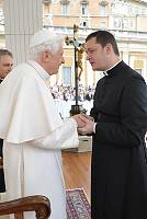 <br>Udienza Generale del 14 Aprile 2010<br><br> - (Copyright L'OSSERVATORE ROMANO - Servizio Fotografico - photo@ossrom.va)