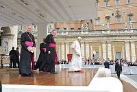 <br>Udienza Generale del 14 Aprile 2010<br><br> - (Copyright L'OSSERVATORE ROMANO - Servizio Fotografico - photo@ossrom.va)