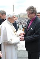 <br>Udienza Generale del 14 Aprile 2010<br><br> - (Copyright L'OSSERVATORE ROMANO - Servizio Fotografico - photo@ossrom.va)