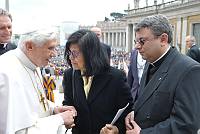 <br>Udienza Generale del 14 Aprile 2010<br><br> - (Copyright L'OSSERVATORE ROMANO - Servizio Fotografico - photo@ossrom.va)
