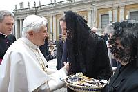 <br>Udienza Generale del 14 Aprile 2010<br><br> - (Copyright L'OSSERVATORE ROMANO - Servizio Fotografico - photo@ossrom.va)