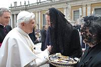 <br>Udienza Generale del 14 Aprile 2010<br><br> - (Copyright L'OSSERVATORE ROMANO - Servizio Fotografico - photo@ossrom.va)