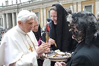 <br>Udienza Generale del 14 Aprile 2010<br><br> - (Copyright L'OSSERVATORE ROMANO - Servizio Fotografico - photo@ossrom.va)