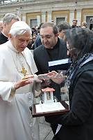 <br>Udienza Generale del 14 Aprile 2010<br><br> - (Copyright L'OSSERVATORE ROMANO - Servizio Fotografico - photo@ossrom.va)