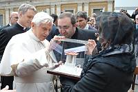 <br>Udienza Generale del 14 Aprile 2010<br><br> - (Copyright L'OSSERVATORE ROMANO - Servizio Fotografico - photo@ossrom.va)