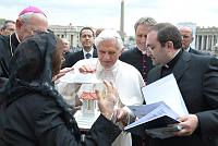 <br>Udienza Generale del 14 Aprile 2010<br><br> - (Copyright L'OSSERVATORE ROMANO - Servizio Fotografico - photo@ossrom.va)