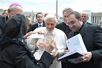 <br>Udienza Generale del 14 Aprile 2010<br><br> - (Copyright L'OSSERVATORE ROMANO - Servizio Fotografico - photo@ossrom.va)