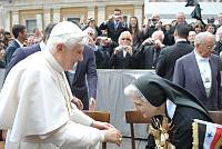 <br>Udienza Generale del 14 Aprile 2010<br><br> - (Copyright L'OSSERVATORE ROMANO - Servizio Fotografico - photo@ossrom.va)