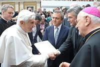 <br>Udienza Generale del 14 Aprile 2010<br><br> - (Copyright L'OSSERVATORE ROMANO - Servizio Fotografico - photo@ossrom.va)