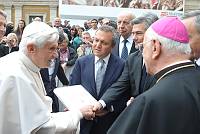 <br>Udienza Generale del 14 Aprile 2010<br><br> - (Copyright L'OSSERVATORE ROMANO - Servizio Fotografico - photo@ossrom.va)