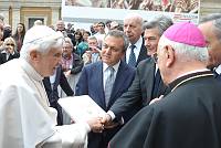 <br>Udienza Generale del 14 Aprile 2010<br><br> - (Copyright L'OSSERVATORE ROMANO - Servizio Fotografico - photo@ossrom.va)
