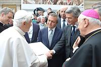 <br>Udienza Generale del 14 Aprile 2010<br><br> - (Copyright L'OSSERVATORE ROMANO - Servizio Fotografico - photo@ossrom.va)