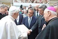 <br>Udienza Generale del 14 Aprile 2010<br><br> - (Copyright L'OSSERVATORE ROMANO - Servizio Fotografico - photo@ossrom.va)