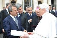 <br>Udienza Generale del 14 Aprile 2010<br><br> - (Copyright L'OSSERVATORE ROMANO - Servizio Fotografico - photo@ossrom.va)
