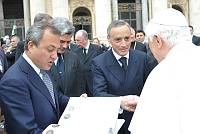 <br>Udienza Generale del 14 Aprile 2010<br><br> - (Copyright L'OSSERVATORE ROMANO - Servizio Fotografico - photo@ossrom.va)