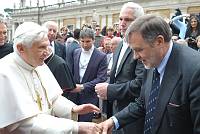 <br>Udienza Generale del 14 Aprile 2010<br><br> - (Copyright L'OSSERVATORE ROMANO - Servizio Fotografico - photo@ossrom.va)