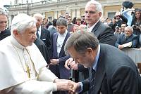 <br>Udienza Generale del 14 Aprile 2010<br><br> - (Copyright L'OSSERVATORE ROMANO - Servizio Fotografico - photo@ossrom.va)
