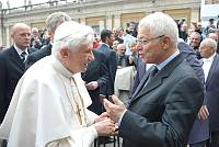 <br>Udienza Generale del 14 Aprile 2010<br><br> - (Copyright L'OSSERVATORE ROMANO - Servizio Fotografico - photo@ossrom.va)