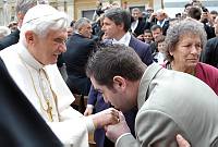 <br>Udienza Generale del 14 Aprile 2010<br><br> - (Copyright L'OSSERVATORE ROMANO - Servizio Fotografico - photo@ossrom.va)