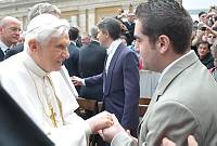 <br>Udienza Generale del 14 Aprile 2010<br><br> - (Copyright L'OSSERVATORE ROMANO - Servizio Fotografico - photo@ossrom.va)