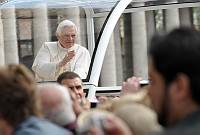 <br>Udienza Generale del 14 Aprile 2010<br><br> - (Copyright L'OSSERVATORE ROMANO - Servizio Fotografico - photo@ossrom.va)