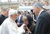 <br>Udienza Generale del 14 Aprile 2010<br><br> - (Copyright L'OSSERVATORE ROMANO - Servizio Fotografico - photo@ossrom.va)