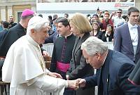 <br>Udienza Generale del 14 Aprile 2010<br><br> - (Copyright L'OSSERVATORE ROMANO - Servizio Fotografico - photo@ossrom.va)