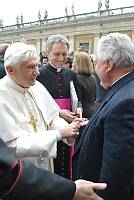 <br>Udienza Generale del 14 Aprile 2010<br><br> - (Copyright L'OSSERVATORE ROMANO - Servizio Fotografico - photo@ossrom.va)