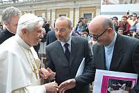 <br>Udienza Generale del 14 Aprile 2010<br><br> - (Copyright L'OSSERVATORE ROMANO - Servizio Fotografico - photo@ossrom.va)