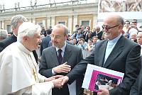 <br>Udienza Generale del 14 Aprile 2010<br><br> - (Copyright L'OSSERVATORE ROMANO - Servizio Fotografico - photo@ossrom.va)