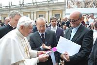 <br>Udienza Generale del 14 Aprile 2010<br><br> - (Copyright L'OSSERVATORE ROMANO - Servizio Fotografico - photo@ossrom.va)