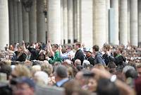 <br>Udienza Generale del 14 Aprile 2010<br><br> - (Copyright L'OSSERVATORE ROMANO - Servizio Fotografico - photo@ossrom.va)