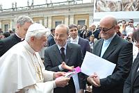 <br>Udienza Generale del 14 Aprile 2010<br><br> - (Copyright L'OSSERVATORE ROMANO - Servizio Fotografico - photo@ossrom.va)