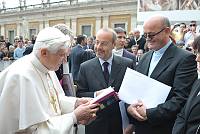 <br>Udienza Generale del 14 Aprile 2010<br><br> - (Copyright L'OSSERVATORE ROMANO - Servizio Fotografico - photo@ossrom.va)