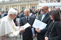 <br>Udienza Generale del 14 Aprile 2010<br><br> - (Copyright L'OSSERVATORE ROMANO - Servizio Fotografico - photo@ossrom.va)