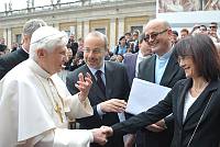 <br>Udienza Generale del 14 Aprile 2010<br><br> - (Copyright L'OSSERVATORE ROMANO - Servizio Fotografico - photo@ossrom.va)