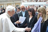 <br>Udienza Generale del 14 Aprile 2010<br><br> - (Copyright L'OSSERVATORE ROMANO - Servizio Fotografico - photo@ossrom.va)