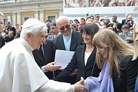 <br>Udienza Generale del 14 Aprile 2010<br><br> - (Copyright L'OSSERVATORE ROMANO - Servizio Fotografico - photo@ossrom.va)