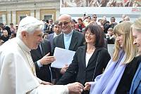<br>Udienza Generale del 14 Aprile 2010<br><br> - (Copyright L'OSSERVATORE ROMANO - Servizio Fotografico - photo@ossrom.va)