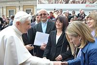<br>Udienza Generale del 14 Aprile 2010<br><br> - (Copyright L'OSSERVATORE ROMANO - Servizio Fotografico - photo@ossrom.va)