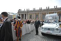 <br>Udienza Generale del 14 Aprile 2010<br><br> - (Copyright L'OSSERVATORE ROMANO - Servizio Fotografico - photo@ossrom.va)