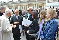 <br>Udienza Generale del 14 Aprile 2010<br><br> - (Copyright L'OSSERVATORE ROMANO - Servizio Fotografico - photo@ossrom.va)