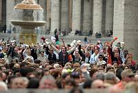 <br>Udienza Generale del 14 Aprile 2010<br><br> - (Copyright L'OSSERVATORE ROMANO - Servizio Fotografico - photo@ossrom.va)