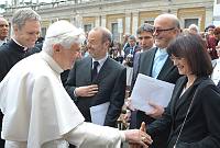 <br>Udienza Generale del 14 Aprile 2010<br><br> - (Copyright L'OSSERVATORE ROMANO - Servizio Fotografico - photo@ossrom.va)