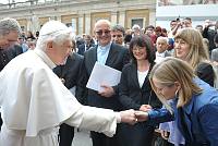 <br>Udienza Generale del 14 Aprile 2010<br><br> - (Copyright L'OSSERVATORE ROMANO - Servizio Fotografico - photo@ossrom.va)