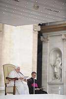 <br>Udienza Generale del 14 Aprile 2010<br><br> - (Copyright L'OSSERVATORE ROMANO - Servizio Fotografico - photo@ossrom.va)